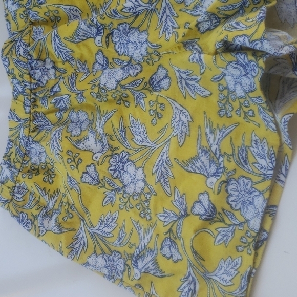 Universal Threads Yellow Floral & Bird Shorts - Picture 4 of 7